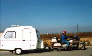 La GL 1500 puede tirar de una caravana, si la legislación lo permite
