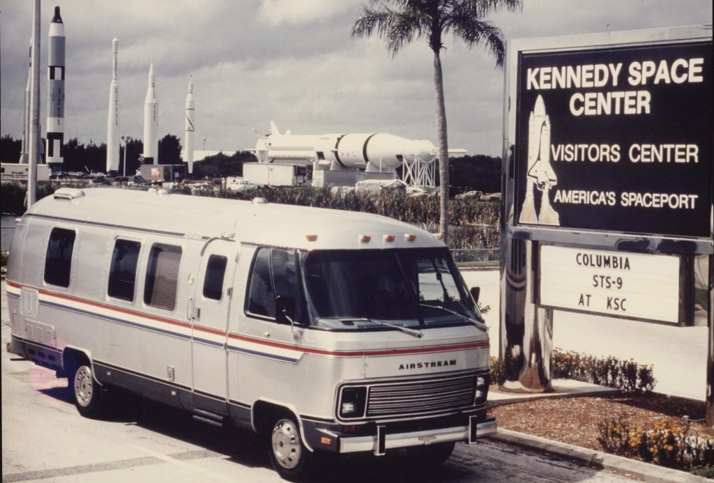 Astrovan Nasa 6